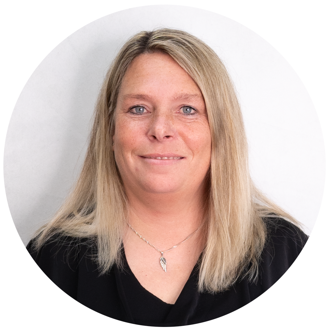 ilona_-_hilft_um_Fahrlehrer_werden_zu_koennen